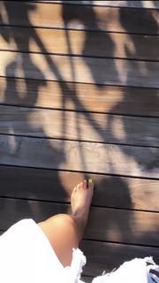 Kylie Jenner feet photo thumbnail