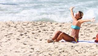 Carolina Dieckmann feet photo thumbnail