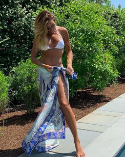 Kelly Bensimon feet photo thumbnail