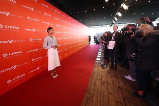Zoe Saldana feet photo thumbnail