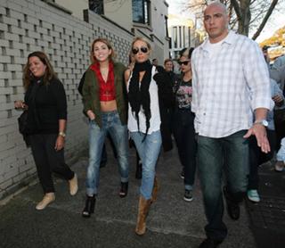 Miley Cyrus feet photo thumbnail