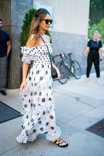 Jessica Alba feet photo thumbnail