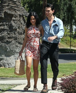 Vanessa Hudgens feet photo thumbnail