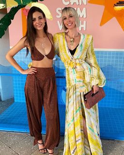 Victoria Justice feet photo thumbnail