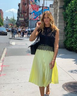Kelly Bensimon feet photo thumbnail
