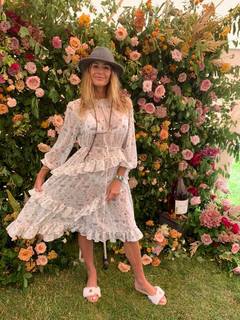 Kelly Bensimon feet photo thumbnail
