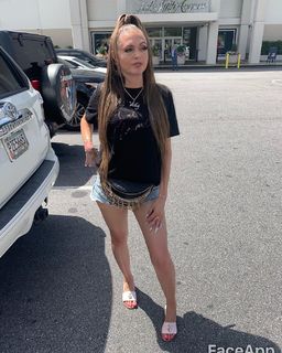 Victoria Waldrip feet photo thumbnail