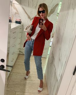 Rosie Huntington-Whiteley feet photo thumbnail