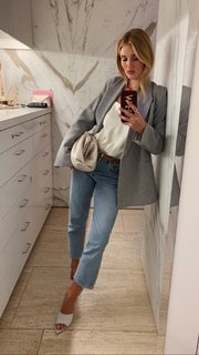 Rosie Huntington-Whiteley feet photo thumbnail