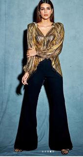 Kriti Sanon feet photo thumbnail