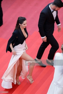 Nabilla Benattia feet photo thumbnail