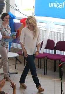 Shakira feet photo thumbnail