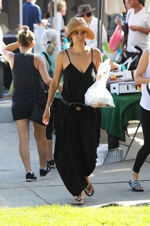 Roselyn Sanchez feet photo thumbnail