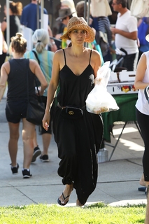 Roselyn Sanchez feet photo thumbnail
