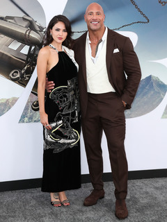 Eiza González feet photo thumbnail