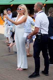 Pixie Lott feet photo thumbnail