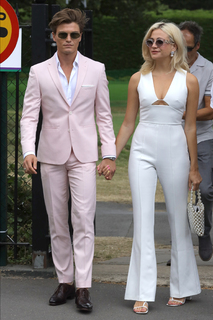 Pixie Lott feet photo thumbnail