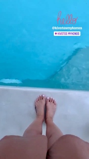 Athina Oikonomakou feet photo thumbnail