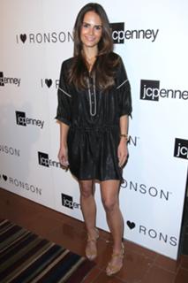 Jordana Brewster feet photo thumbnail