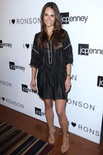 Jordana Brewster feet photo thumbnail