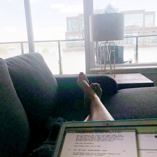 Natasha Henstridge feet photo thumbnail