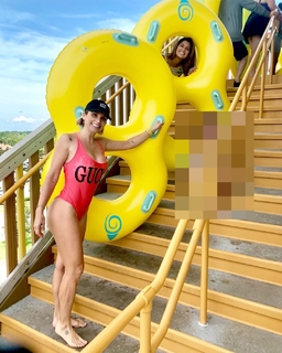 Flávia Alessandra feet photo thumbnail