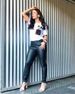 Paolla Oliveira feet photo thumbnail