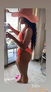 Jilly Anais feet photo thumbnail