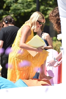 Holly Willoughby feet photo thumbnail