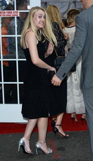 Dakota Fanning feet photo thumbnail