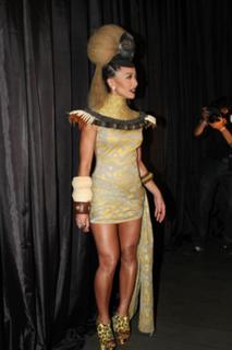 Sabrina Sato feet photo thumbnail