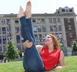 Rebecca Berardi feet photo thumbnail