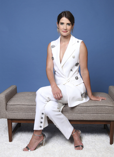 Cobie Smulders feet photo thumbnail