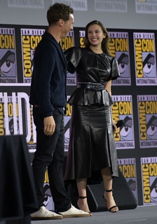 Elizabeth Olsen feet photo thumbnail