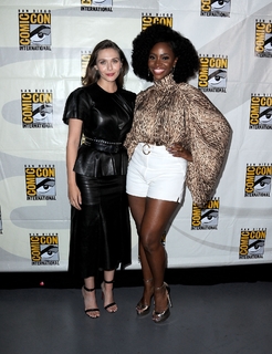 Elizabeth Olsen feet photo thumbnail