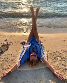 Nova Meierhenrich feet photo thumbnail