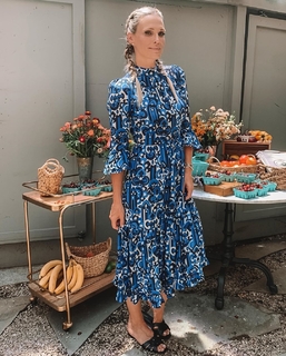 Molly Sims feet photo thumbnail