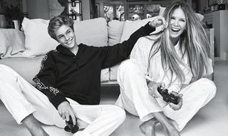 Elle Macpherson feet photo thumbnail