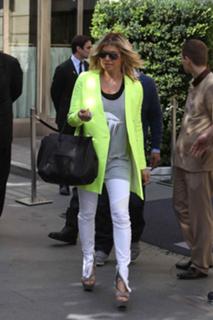 Fergie feet photo thumbnail