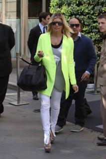 Fergie feet photo thumbnail