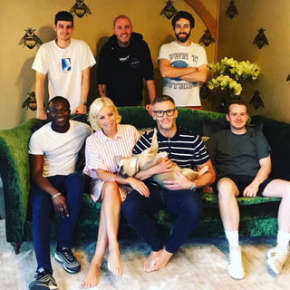 Denise Van Outen feet photo thumbnail