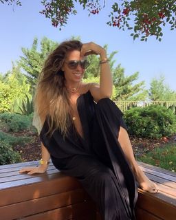 Adriane Galisteu feet photo thumbnail