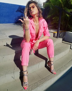 Lívia Andrade feet photo thumbnail
