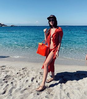 Zaira Nara feet photo thumbnail