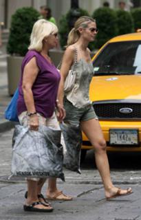 Heidi Klum feet photo thumbnail