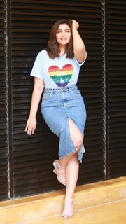Parineeti Chopra feet photo thumbnail