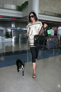Famke Janssen feet photo thumbnail