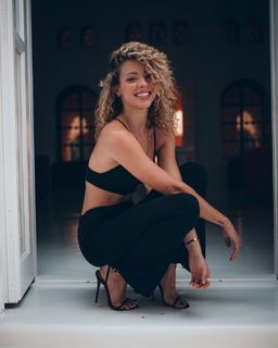 Charly Jordan feet photo thumbnail