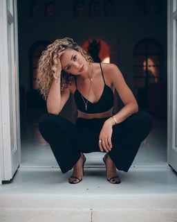 Charly Jordan feet photo thumbnail