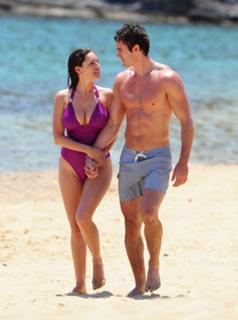 Kelly Brook feet photo thumbnail